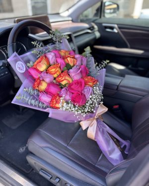 Rainbow roses bouquet